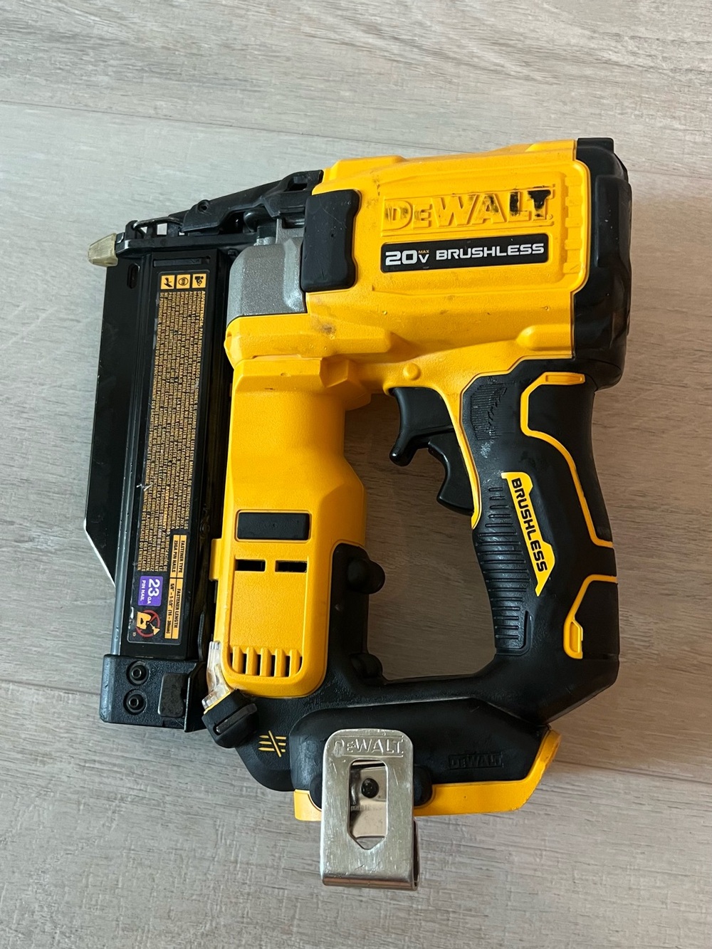 DEWALT 20V Brushless Cordless Nail Gun - Picture 3 of 3